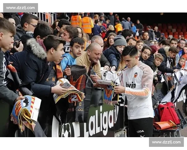 南安普顿 800 万欧报价科隆前锋唐斯 夏窗首签锁定美国新星